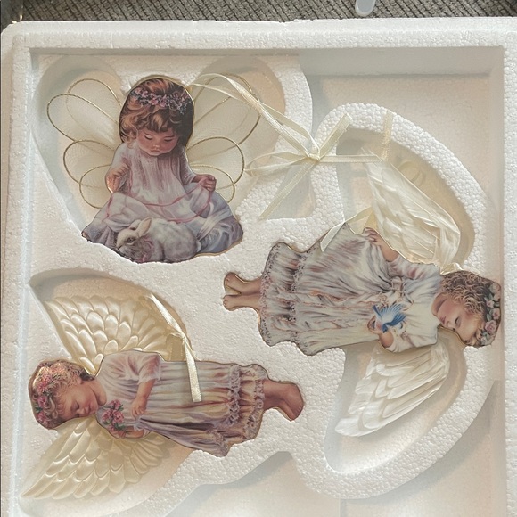 The Bradford Exchange Other - The Bradford Exchange Angel Ornaments - Cream and White